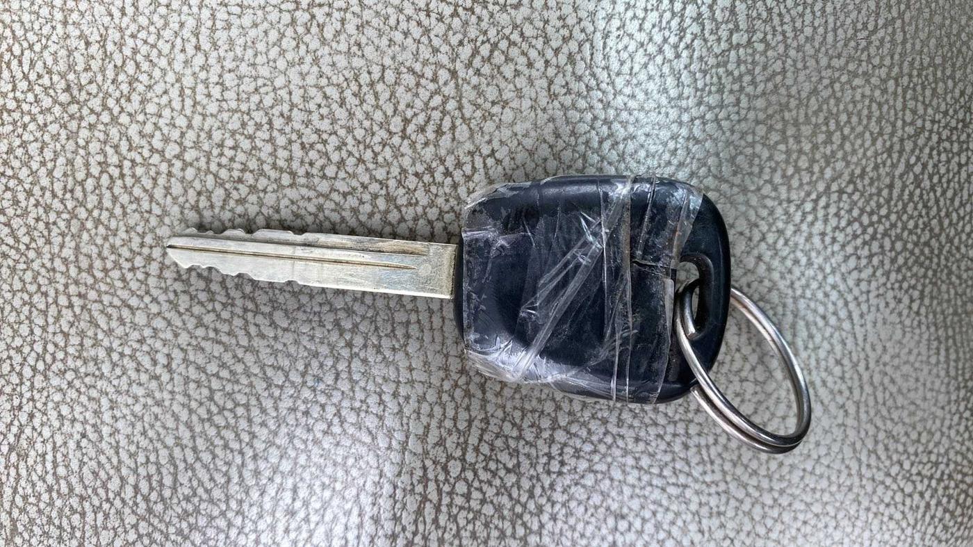 2012 Maruti Omni 5 STR, CNG, Manual, 37,089 km, Key Close Up