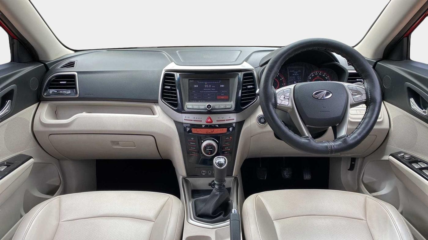 2019 Mahindra XUV300 W8(O) 1.2 PETROL DUAL TONE, Petrol, Manual, 41,165 km, Dashboard