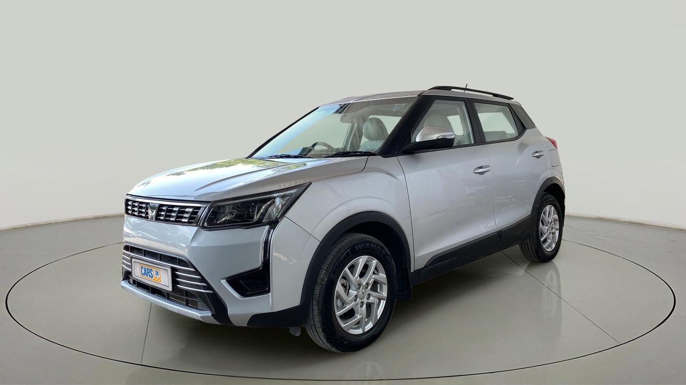 2023 Mahindra XUV300 W8 1.5 DIESEL, Diesel, Manual, 2,634 km, Left Front Diagonal