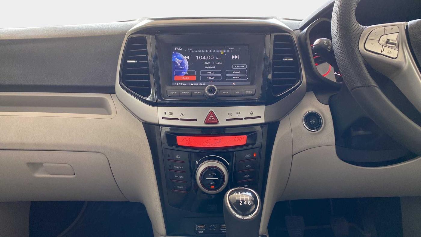 2023 Mahindra XUV300 W8 1.5 DIESEL, Diesel, Manual, 2,634 km, Air Conditioner