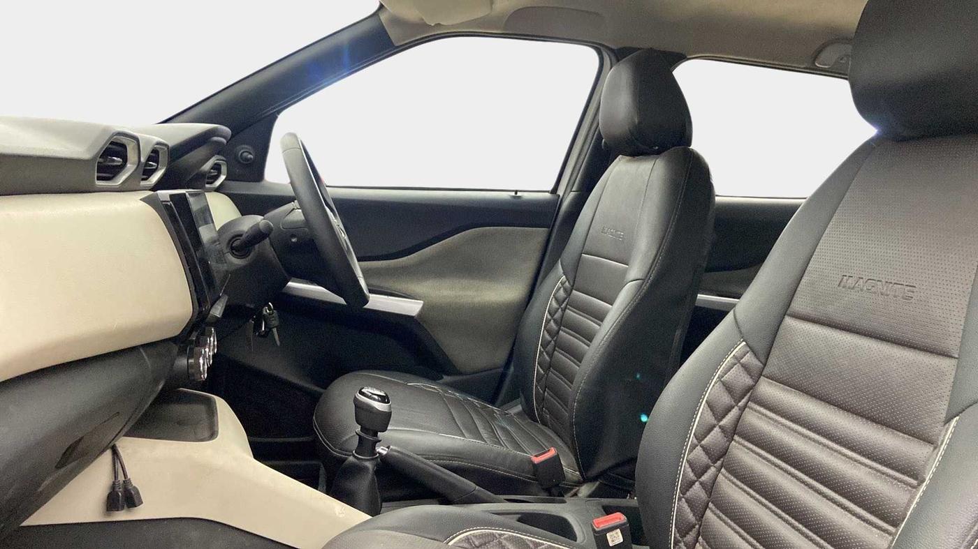 2022 Nissan MAGNITE XE, Petrol, Manual, 36,341 km, Right Side Front Door Cabin