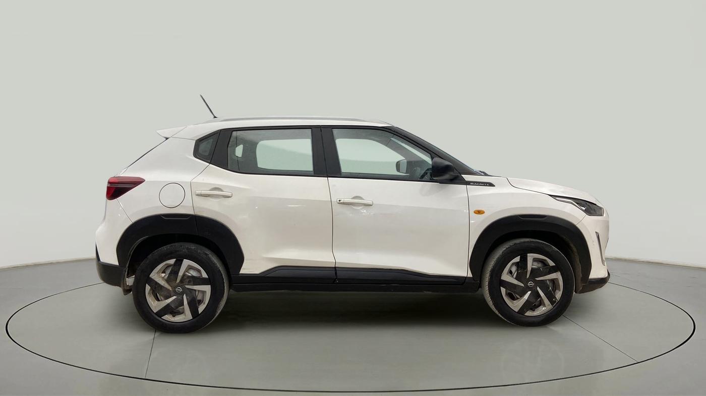 2022 Nissan MAGNITE XE, Petrol, Manual, 36,341 km, Right Side View