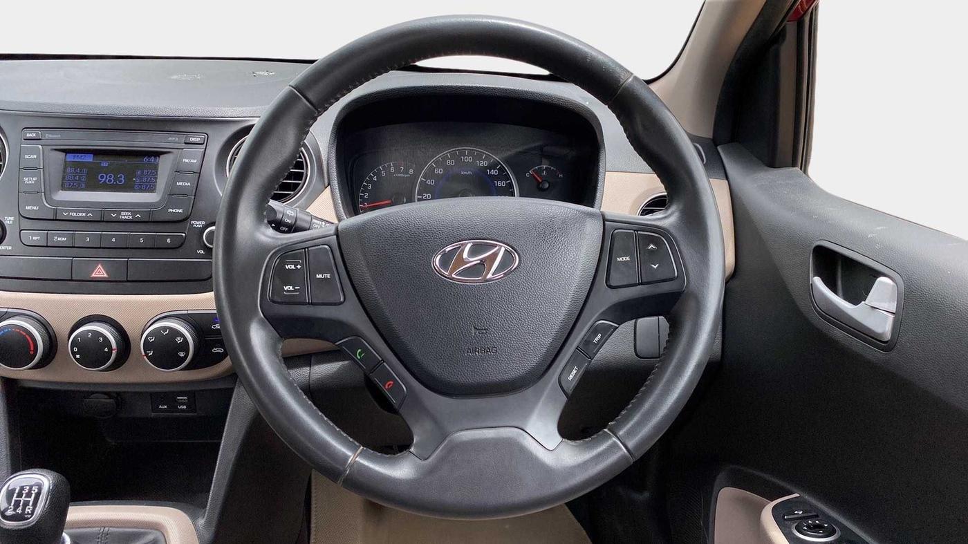 2016 Hyundai Grand i10 ASTA (O) 1.2 KAPPA VTVT, Petrol, Manual, 41,230 km, Steering Wheel Close Up