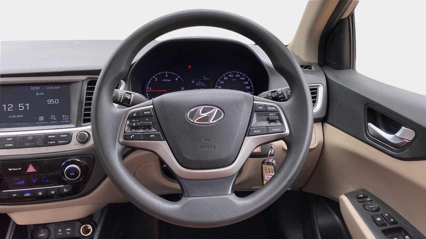 2018 Hyundai Verna 1.6 CRDI SX, Diesel, Manual, 81,256 km, Steering Wheel Close Up