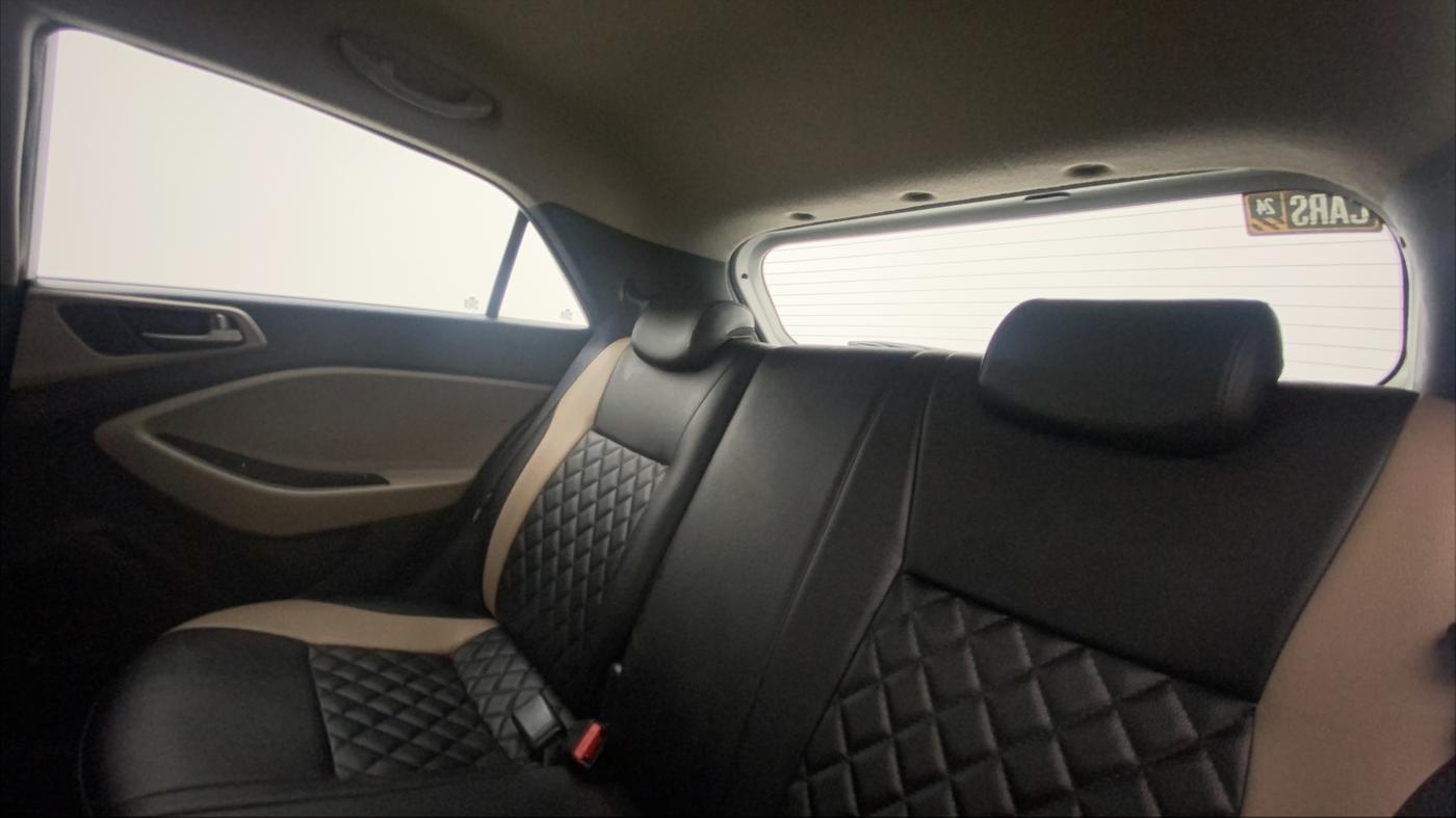 2015 Hyundai Elite i20 ASTA 1.2, Petrol, Manual, 80,808 km, Right Side Rear Door Cabin