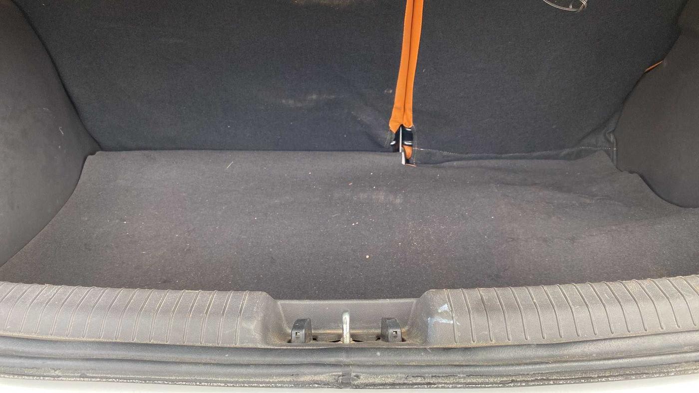 2012 Hyundai i20 SPORTZ 1.2, Petrol, Manual, 99,928 km, Boot Inside