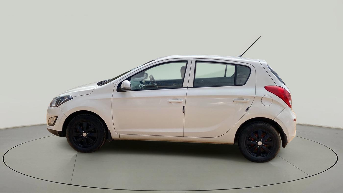 2012 Hyundai i20 SPORTZ 1.2, Petrol, Manual, 99,928 km, Left Side