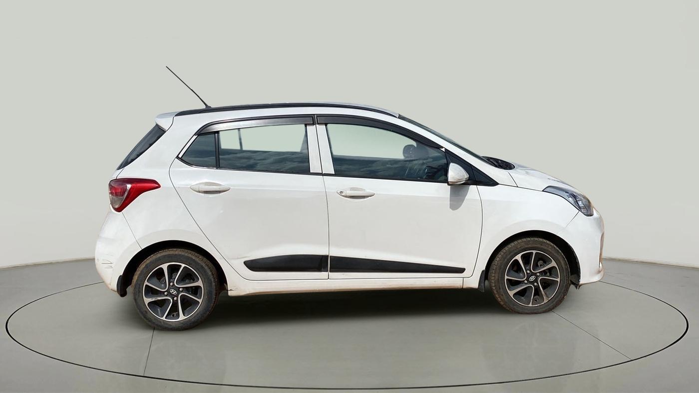2018 Hyundai Grand i10 SPORTZ AT 1.2 KAPPA VTVT, Petrol, Automatic, 44,904 km, Right Side View