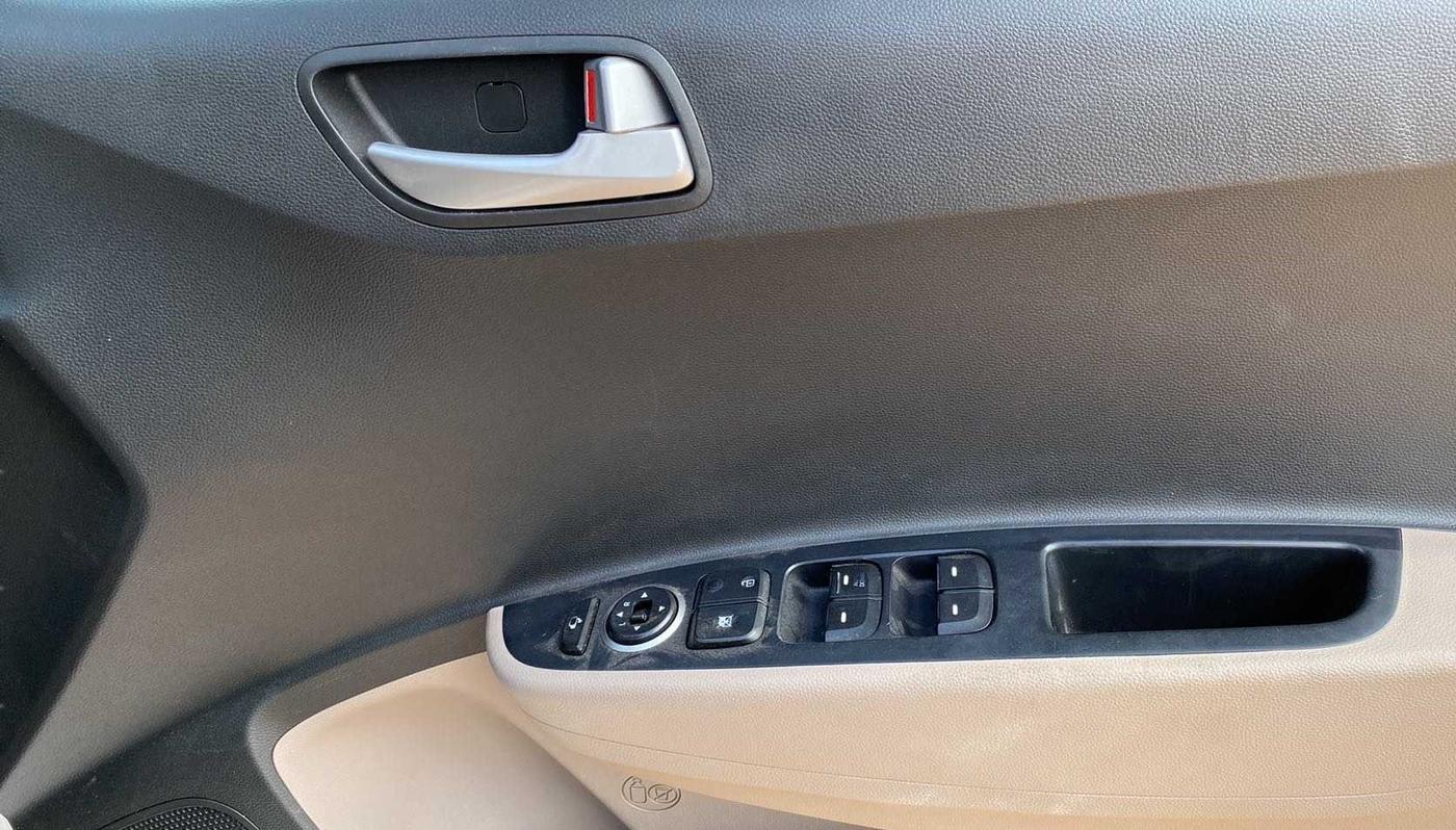 2018 Hyundai Grand i10 SPORTZ AT 1.2 KAPPA VTVT, Petrol, Automatic, 44,904 km, Driver Side Door Panels Control