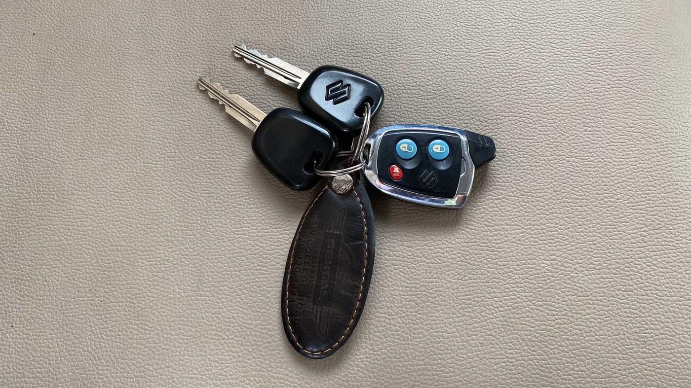 2015 Maruti Alto K10 VXI AMT, Petrol, Automatic, 31,342 km, Key Close Up