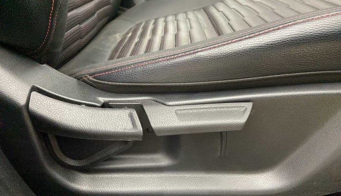 2022 KIA SONET GTX PLUS 1.0 IMT, Petrol, Manual, 22,732 km, Driver Side Adjustment Panel