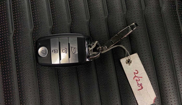 2022 KIA SONET GTX PLUS 1.0 IMT, Petrol, Manual, 22,732 km, Key Close Up