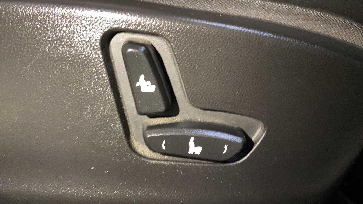 2019 MG HECTOR SHARP 1.5 DCT PETROL, CNG, Automatic, 33,137 km, Driver Side Adjustment Panel