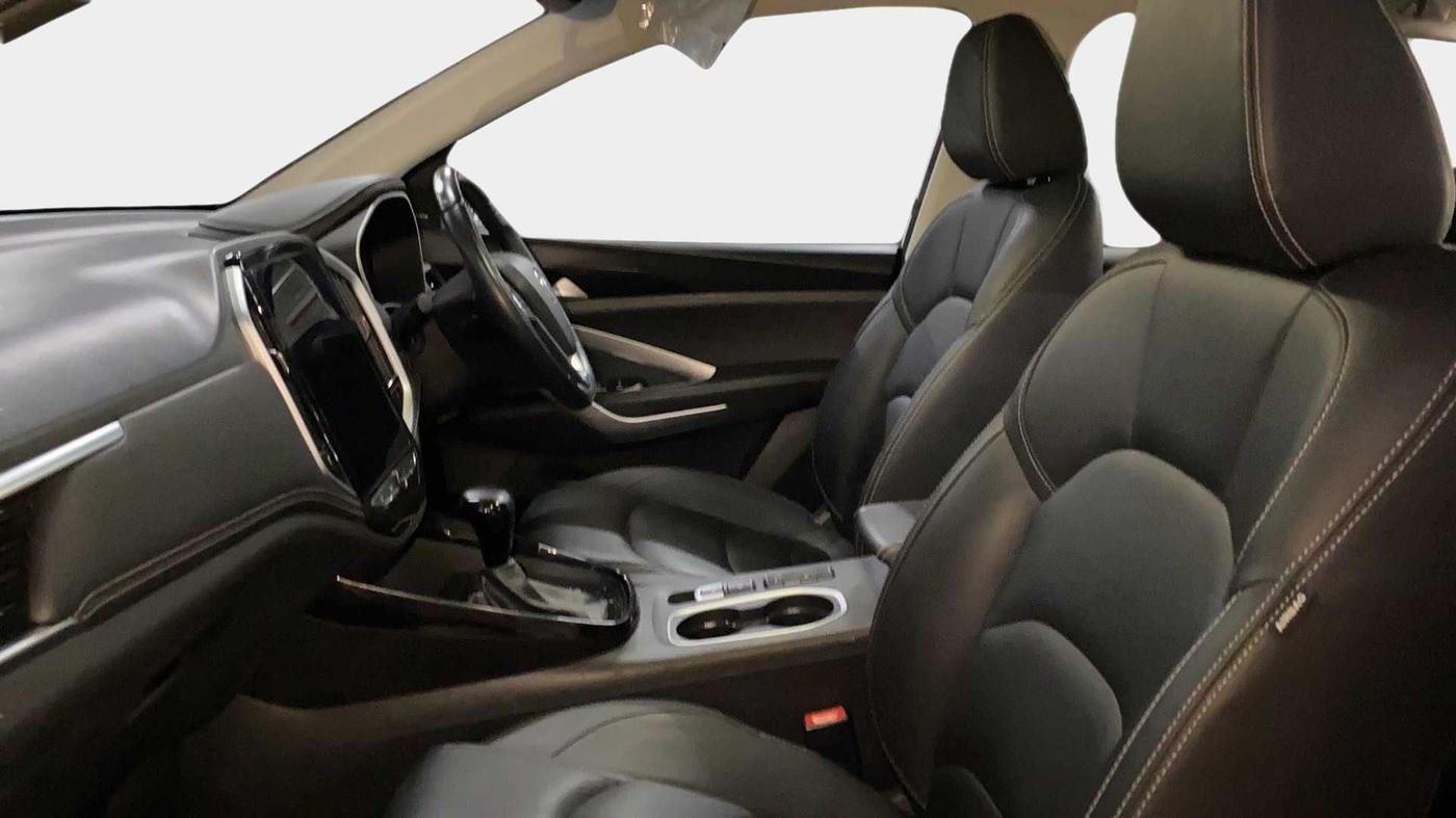 2019 MG HECTOR SHARP 1.5 DCT PETROL, CNG, Automatic, 33,137 km, Right Side Front Door Cabin