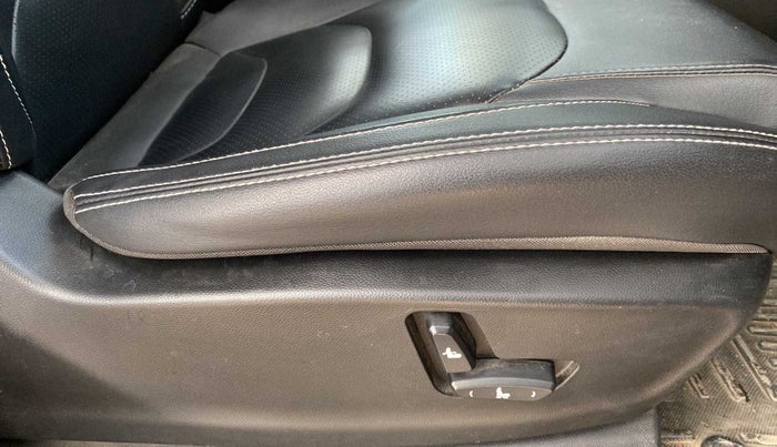 2020 MG HECTOR SHARP 1.5 DCT PETROL, Petrol, Automatic, 24,687 km, Driver Side Adjustment Panel