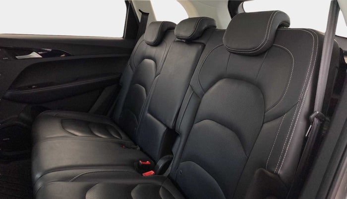 2020 MG HECTOR SHARP 1.5 DCT PETROL, Petrol, Automatic, 24,687 km, Right Side Rear Door Cabin