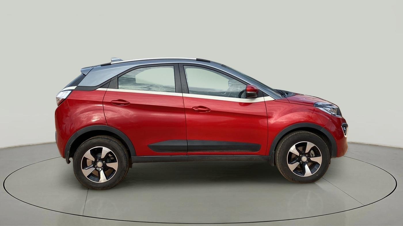 2017 Tata NEXON XZ PLUS PETROL DUAL TONE, Petrol, Manual, 17,466 km, Right Side View
