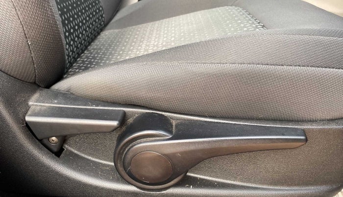 2017 Tata NEXON XZ PLUS PETROL DUAL TONE, Petrol, Manual, 17,466 km, Driver Side Adjustment Panel