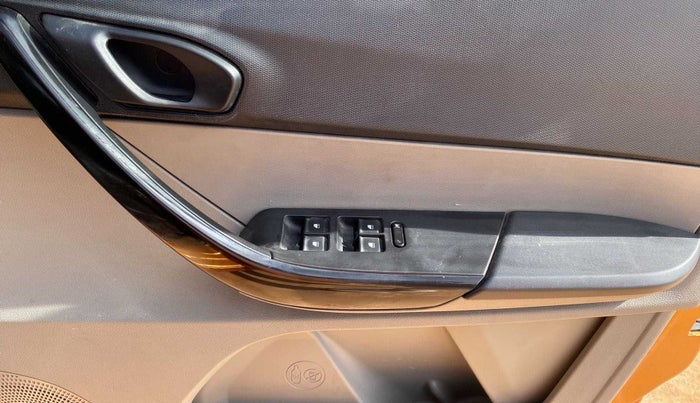 2017 Tata Tiago XT PETROL, Petrol, Manual, 28,606 km, Driver Side Door Panels Control