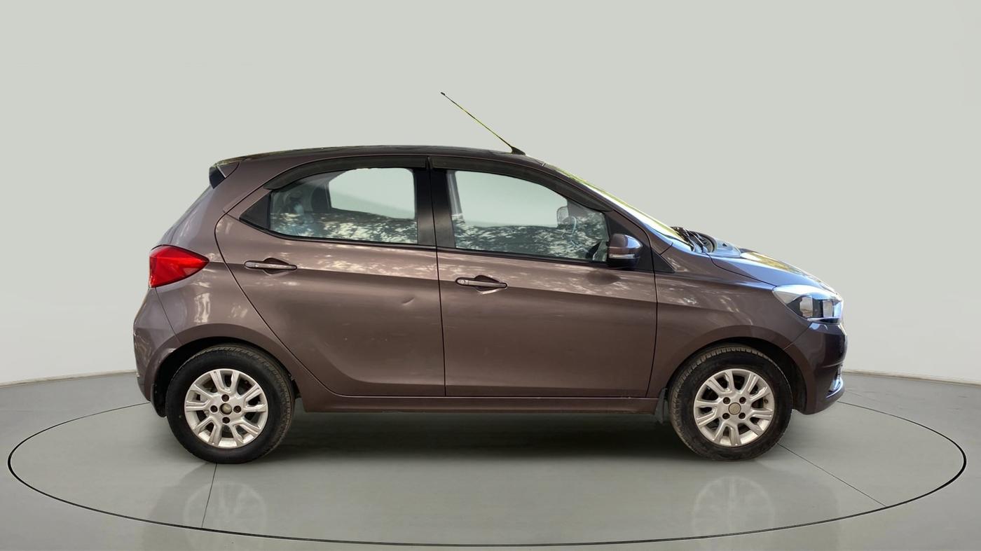 2017 Tata Tiago XZ PETROL, Petrol, Manual, 44,216 km, Right Side View
