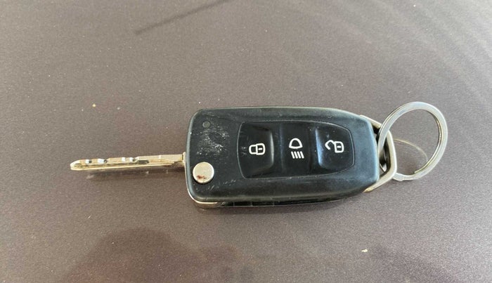2017 Tata Tiago XZ PETROL, Petrol, Manual, 44,216 km, Key Close Up