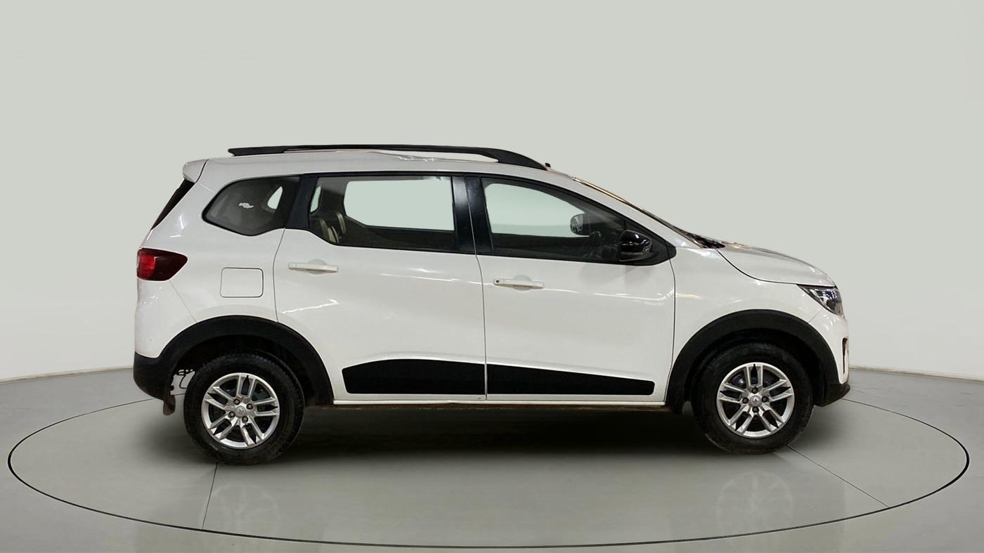2022 Renault TRIBER RXT, Petrol, Manual, 21,331 km, Right Side View