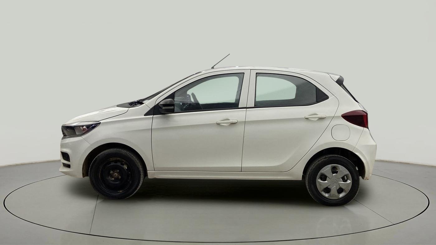 2022 Tata Tiago XT CNG, CNG, Manual, 12,693 km, Left Side