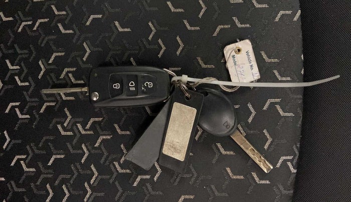 2022 Tata Tiago XT CNG, CNG, Manual, 12,693 km, Key Close Up