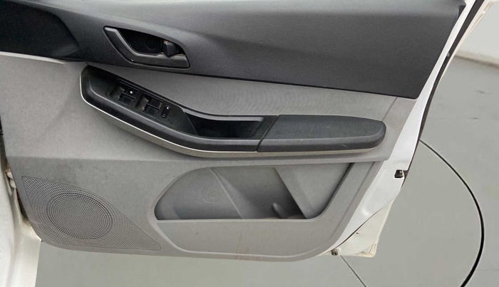 2022 Tata Tiago XT CNG, CNG, Manual, 12,693 km, Driver Side Door Panels Control