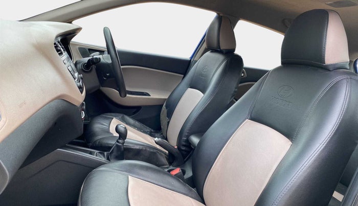 2016 Hyundai Elite i20 MAGNA 1.2, Petrol, Manual, 55,183 km, Right Side Front Door Cabin