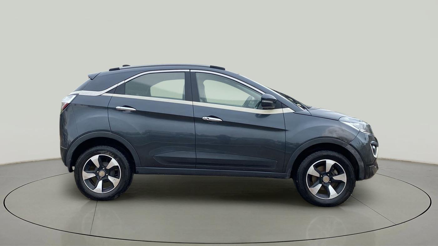 2018 Tata NEXON XZ PLUS PETROL, Petrol, Manual, 26,661 km, Right Side View