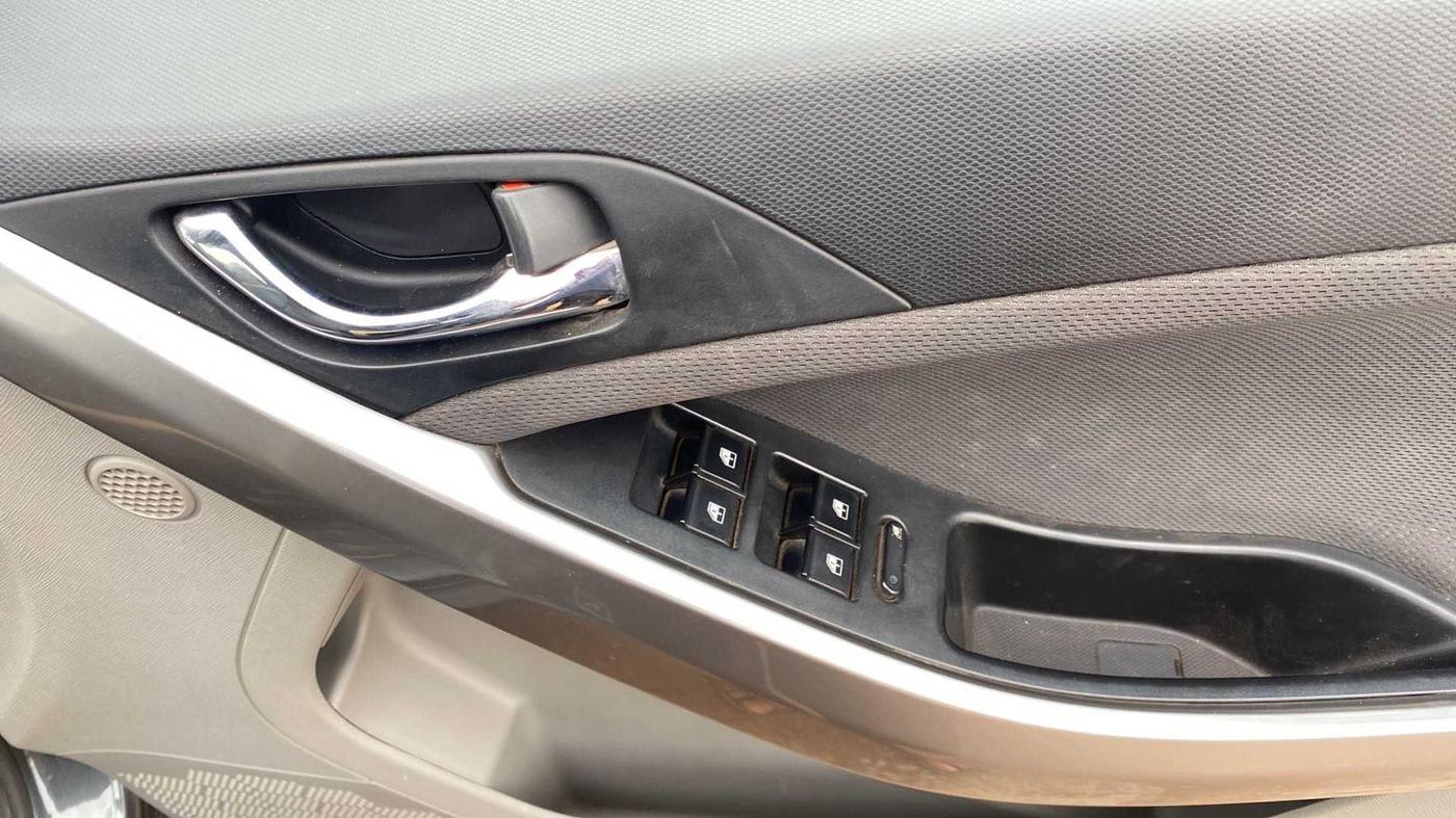2018 Tata NEXON XZ PLUS PETROL, Petrol, Manual, 26,661 km, Driver Side Door Panels Control
