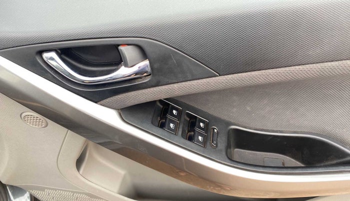 2018 Tata NEXON XZ PLUS PETROL, Petrol, Manual, 26,661 km, Driver Side Door Panels Control