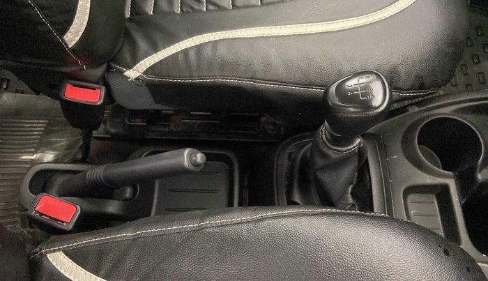 2018 Datsun Redi Go A, Petrol, Manual, 30,684 km, Gear Lever