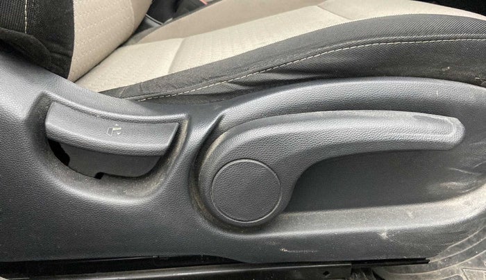 2016 Hyundai Elite i20 ASTA 1.2, Petrol, Manual, 46,532 km, Driver Side Adjustment Panel