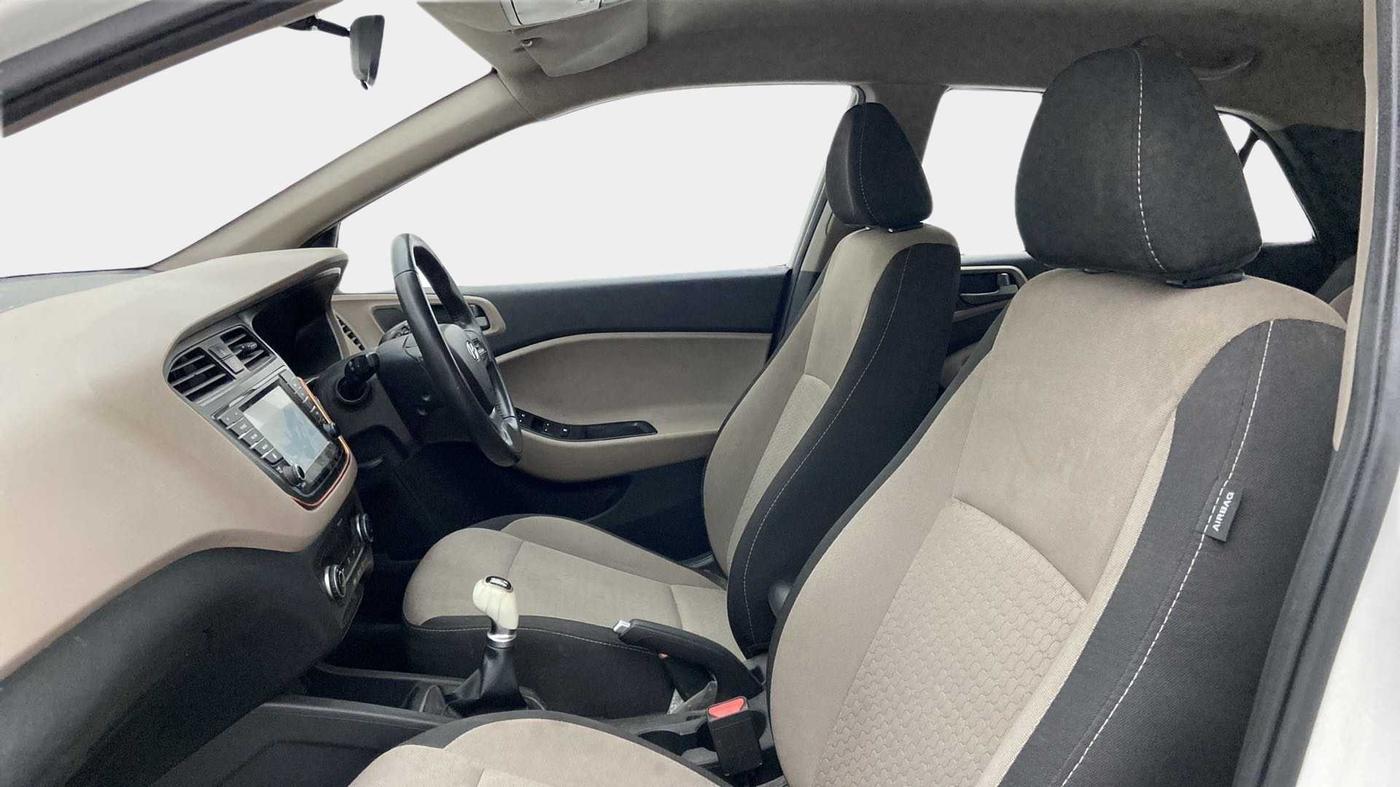 2016 Hyundai Elite i20 ASTA 1.2, Petrol, Manual, 46,532 km, Right Side Front Door Cabin