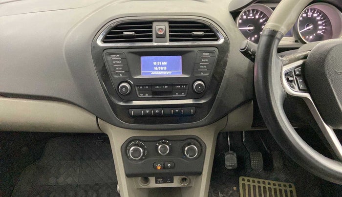 2016 Tata Tiago XZ PETROL, Petrol, Manual, 54,186 km, AC Unit - Front vent has minor damage