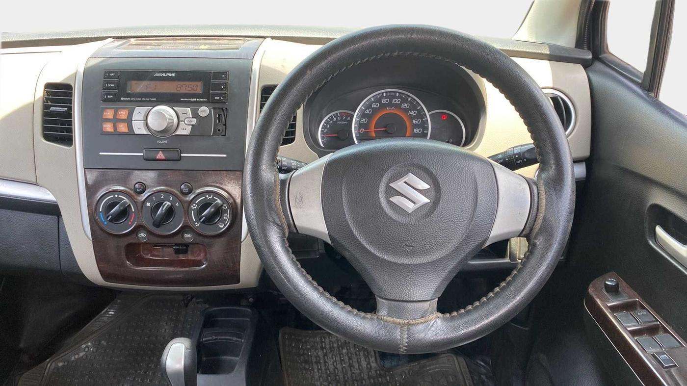 2016 Maruti Wagon R 1.0 VXI AMT, Petrol, Automatic, 54,083 km, Steering Wheel Close Up