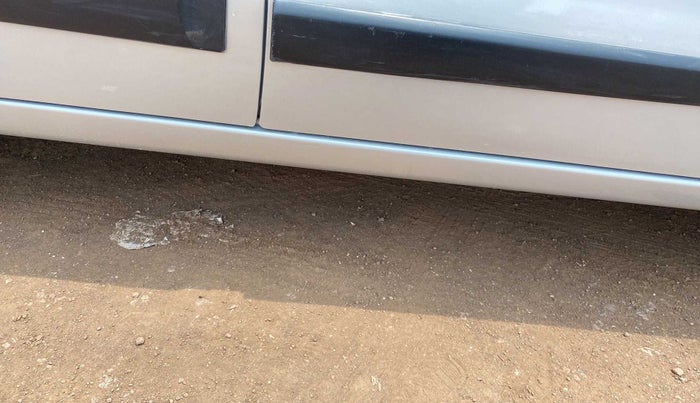 2016 Maruti Wagon R 1.0 VXI AMT, Petrol, Automatic, 54,083 km, Right running board - Minor scratches