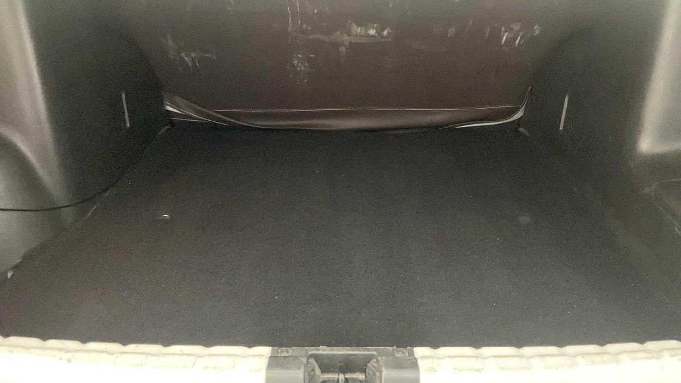 2017 Renault Duster RXS CVT, CNG, Automatic, 96,499 km, Boot Inside