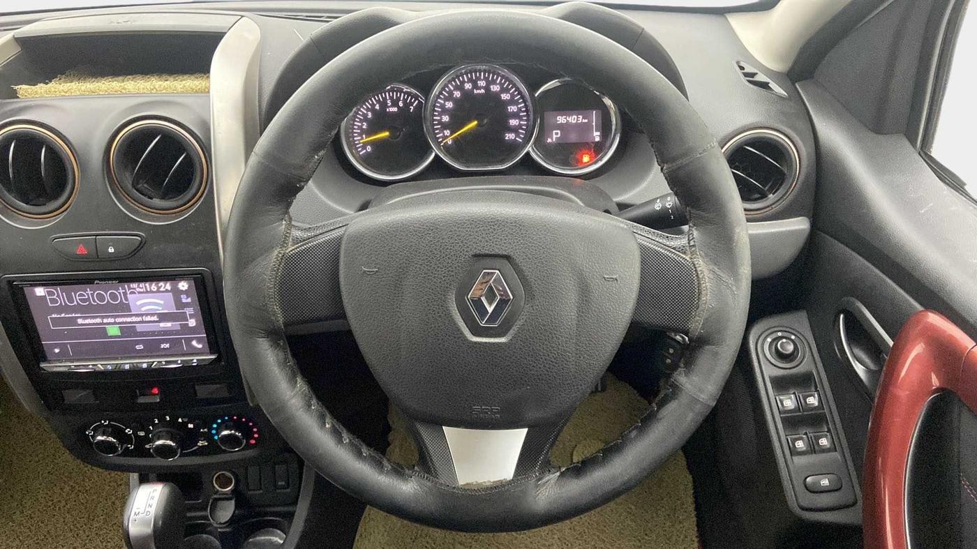 2017 Renault Duster RXS CVT, CNG, Automatic, 96,499 km, Steering Wheel Close Up