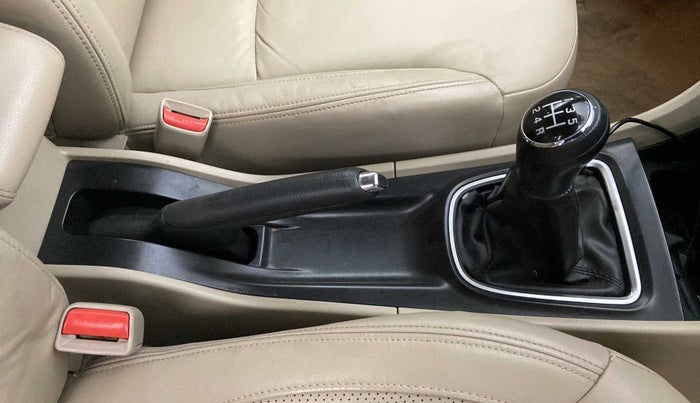 2019 Maruti Ciaz ALPHA 1.5 SHVS PETROL, Petrol, Manual, 41,940 km, Gear Lever