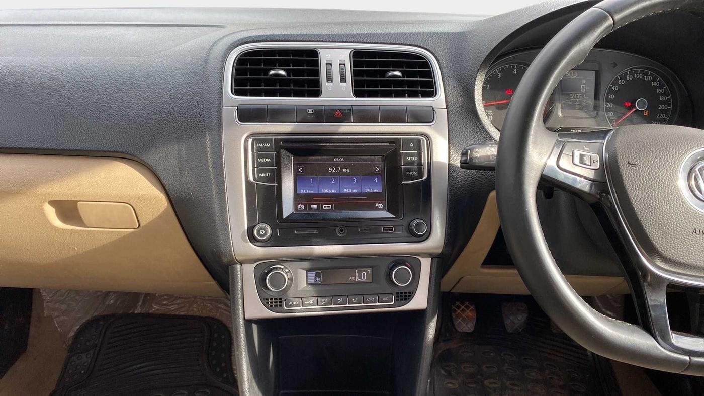 2016 Volkswagen Ameo HIGHLINE1.2L, Petrol, Manual, 54,327 km, Air Conditioner