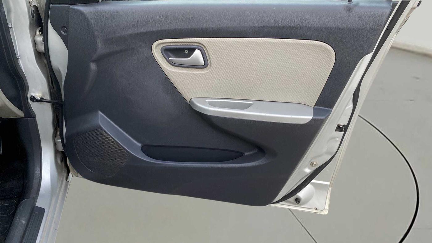 2016 Maruti Alto K10 VXI AMT, Petrol, Automatic, 94,403 km, Driver Side Door Panels Control