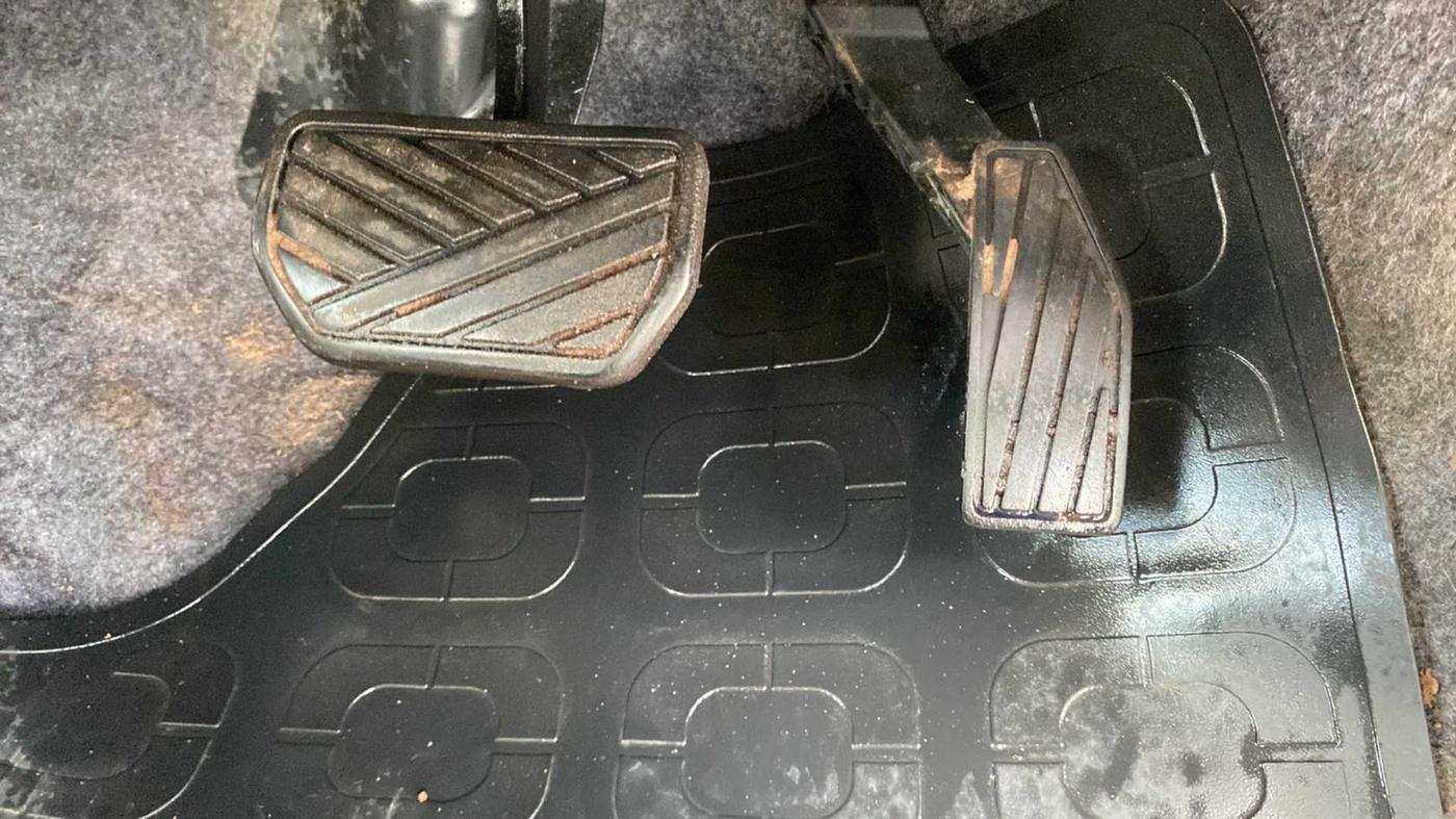 2016 Maruti Alto K10 VXI AMT, Petrol, Automatic, 94,403 km, Pedals