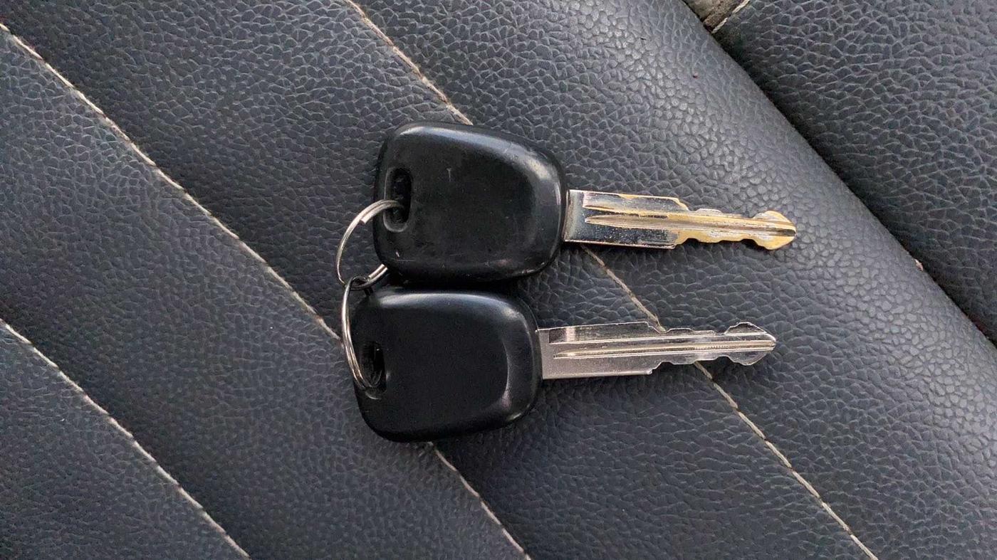 2016 Maruti Alto K10 VXI AMT, Petrol, Automatic, 94,403 km, Key Close Up