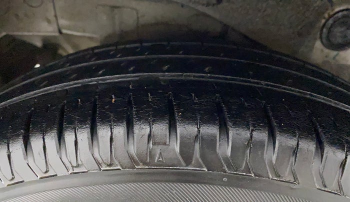2012 Hyundai Santro Xing GL PLUS, CNG, Manual, 1,06,540 km, Right Rear Tyre Tread