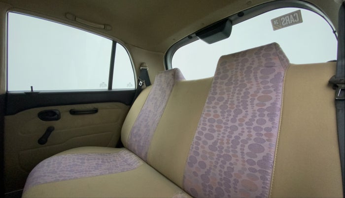 2012 Hyundai Santro Xing GL PLUS, CNG, Manual, 1,06,540 km, Right Side Rear Door Cabin
