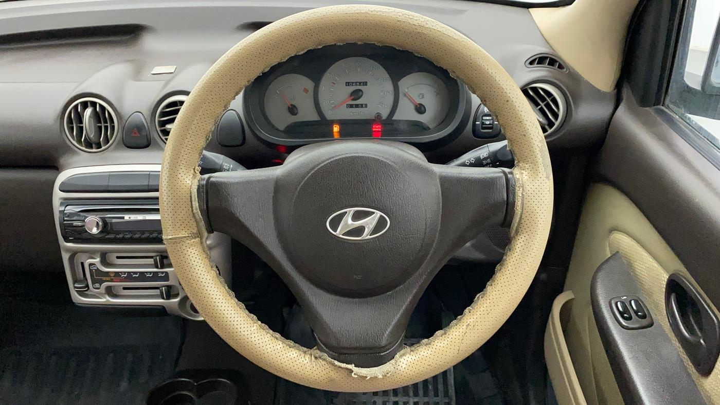 2012 Hyundai Santro Xing GL PLUS, CNG, Manual, 1,06,540 km, Steering Wheel Close Up
