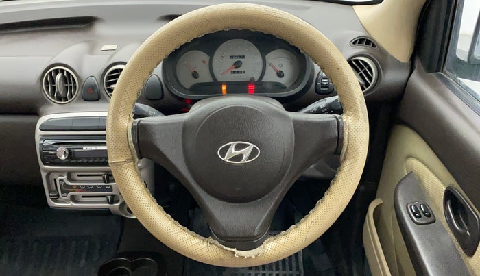 2012 Hyundai Santro Xing GL PLUS, CNG, Manual, 1,06,540 km, Steering Wheel Close Up